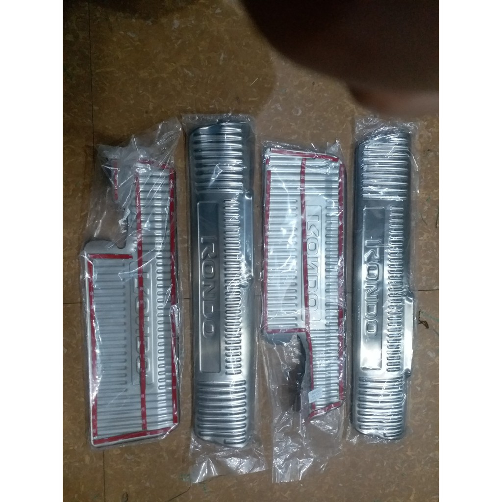 Bộ nẹp bước Chân Trong Inox xe Kia Rondo các đời 2015-2021