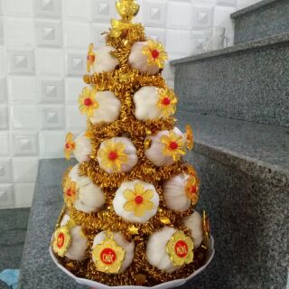 Tháp tỏi chưng thần tài