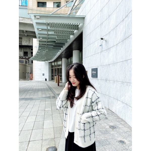 Áo cardigan lông thỏ hoạ tiết kẻ