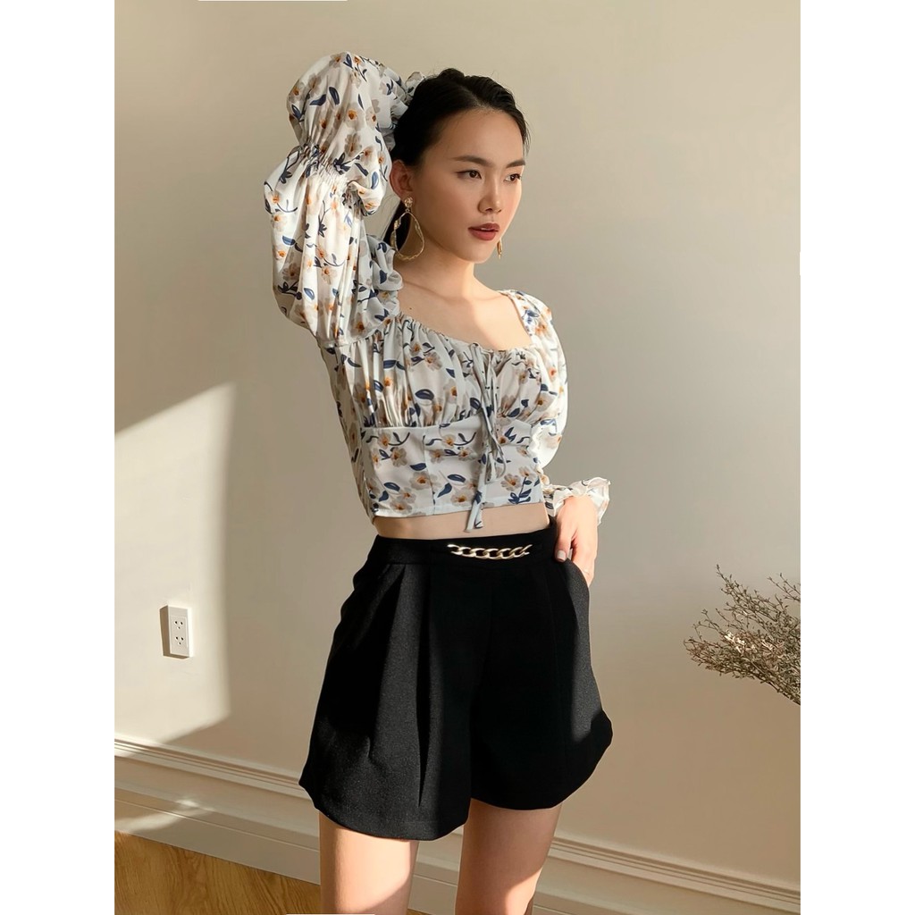 Quần Short Đen Xích Vàng EDINI - S136