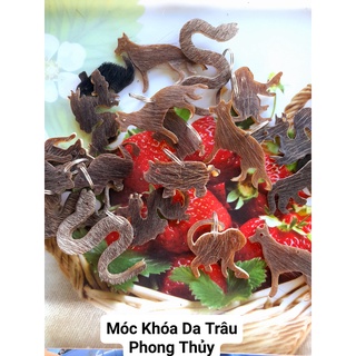 Móc khoá da trâu trắng trừ tà ma