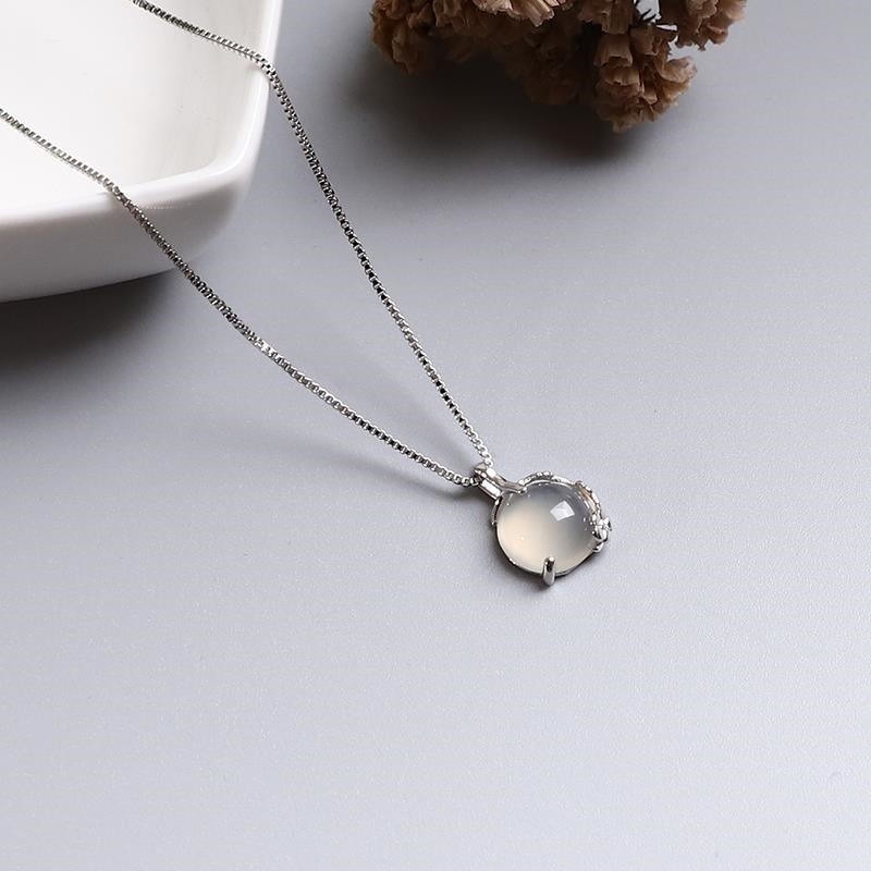 vòng cổ Mặt Ngọc Bích Trắng Xinh Xắn Cho Nữ