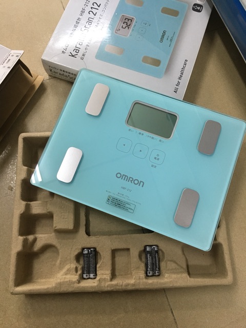 Cân sức khoẻ Omron Nhật 212