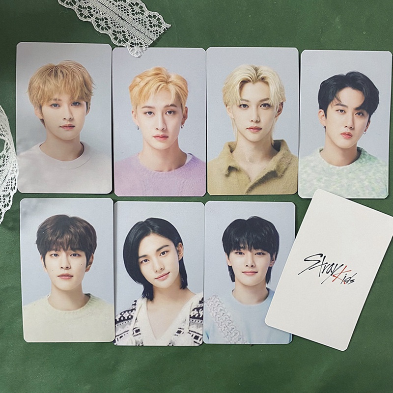 Set 8 tấm ảnh lomo card nhóm nhạc Kpop Stray Kids