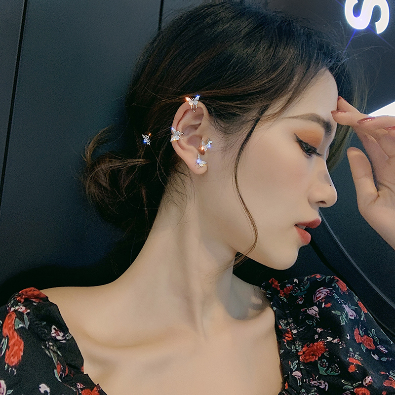 Khuyên tai đơn mặt hình bươm bướm đính đá lấp lánh phong cách Hàn Quốc xinh xắn thời trang dành cho nữ