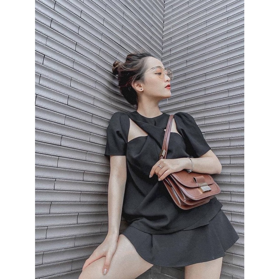 Áo Phom Suông Xoắn Cổ Cut Out