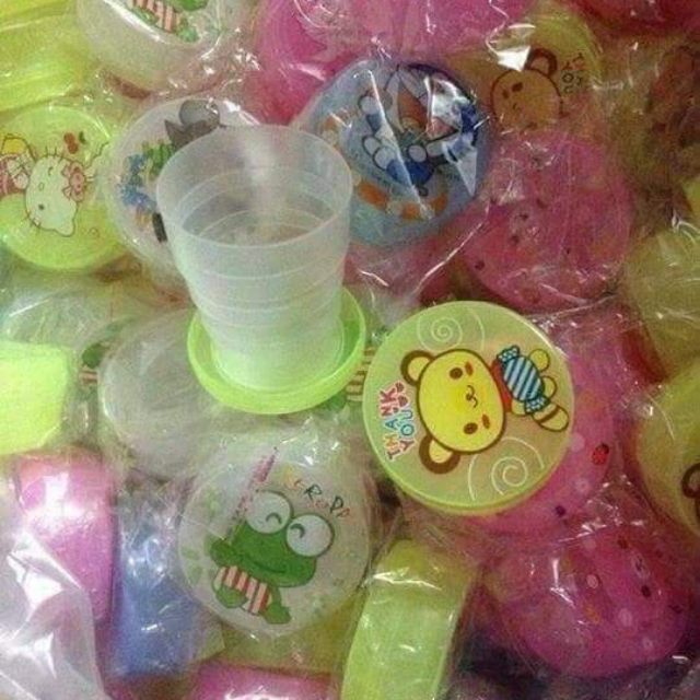 Cốc gấp gọn cho bé mang đi học