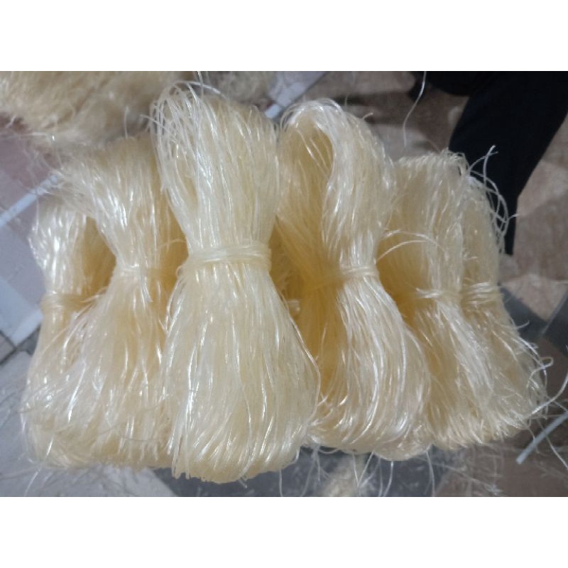 Miến dong Hà Nội, bịch 500g gồm 4 bó, thơm và ngon, sợi miến dẻo và mềm, khi nấu không dính và nát dùng để nấu miến gà