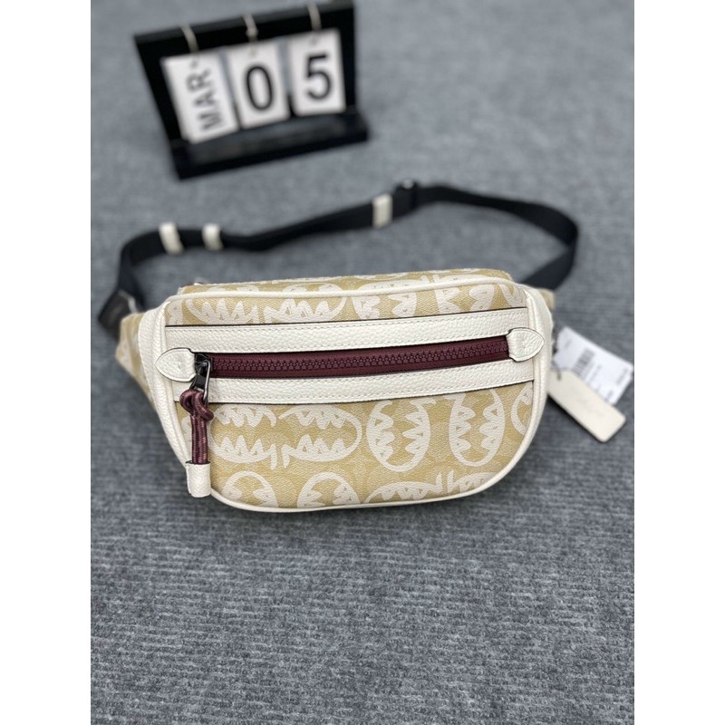TÚI BAO TỬ COACH TRIBAL SLING