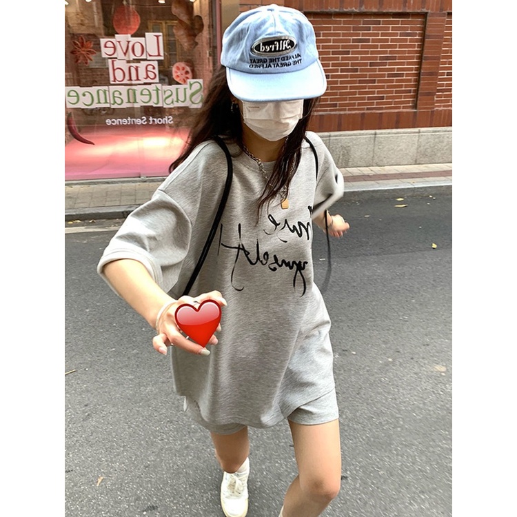 Bộ Đồ Thể Thao Áo Thun Tay Ngắn Dáng Rộng Phối Quần Short Cỡ Lớn Thời Trang Mùa Hè Cho Nữ