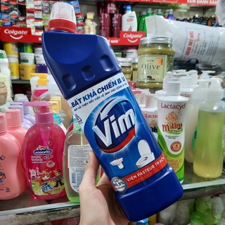 Nước tẩy rửa bồn cầu và nhà tắm Vim 880ml