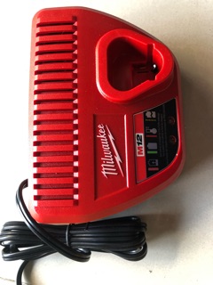 Xạc milwaukee m12 mới 100%