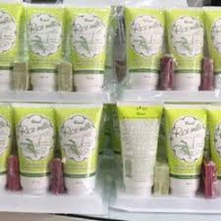 Sửa rửa mặt cám gạo thái lan