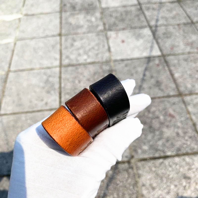 Husqvarna Vintage Motorcycle Leather Keychain Vitpilen Svartpilen401 Leather Key Pendant