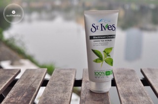 Sữa Rữa Mặt Tẩy Da chết St.Ives 170gr