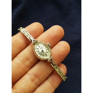 Đồng hồ nữ Seiko cổ cót tay