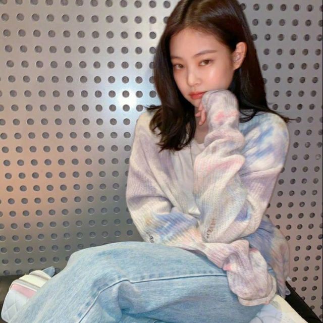 Áo khoác len cardigan màu loang Jennie xuân thu