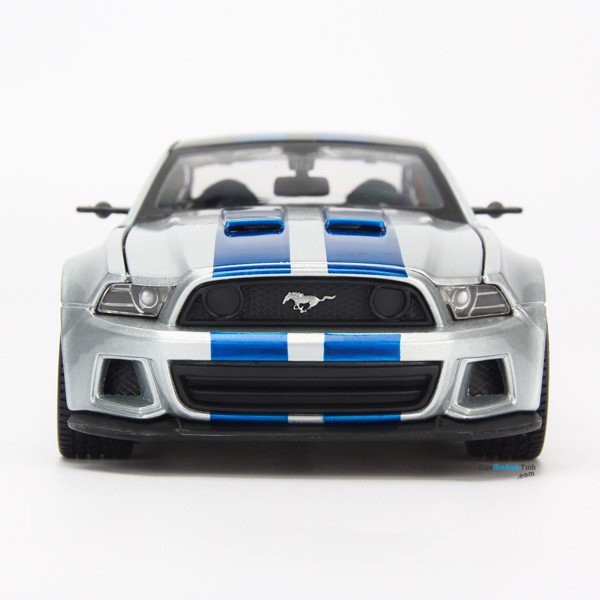 Mô hình xe Ford Mustang 2014 Street Racer 1:24 Maisto