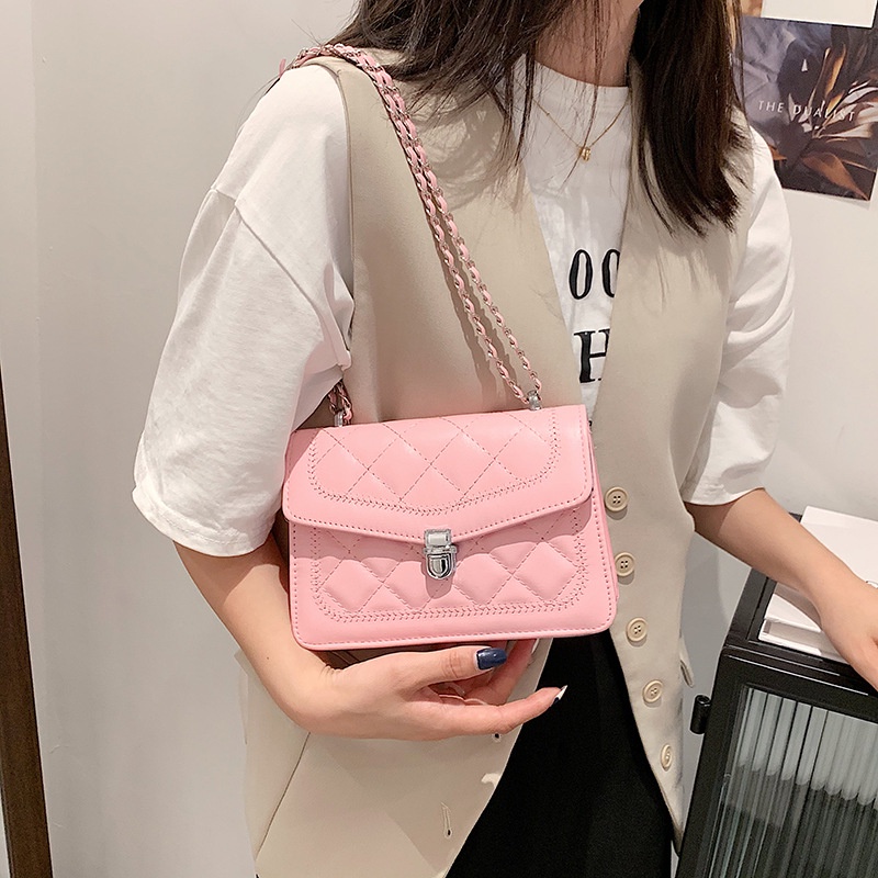 Túi đeo chéo thời trang dạng hộp khóa cài hot trend Daisy