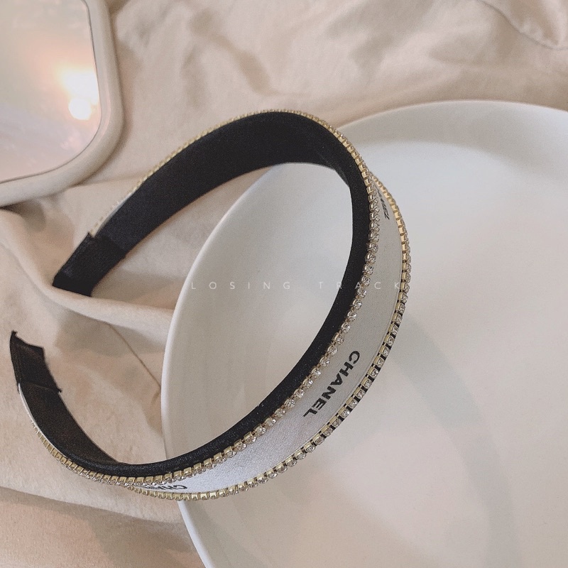 Bờm Chanel gắn đá cực sang bản to
