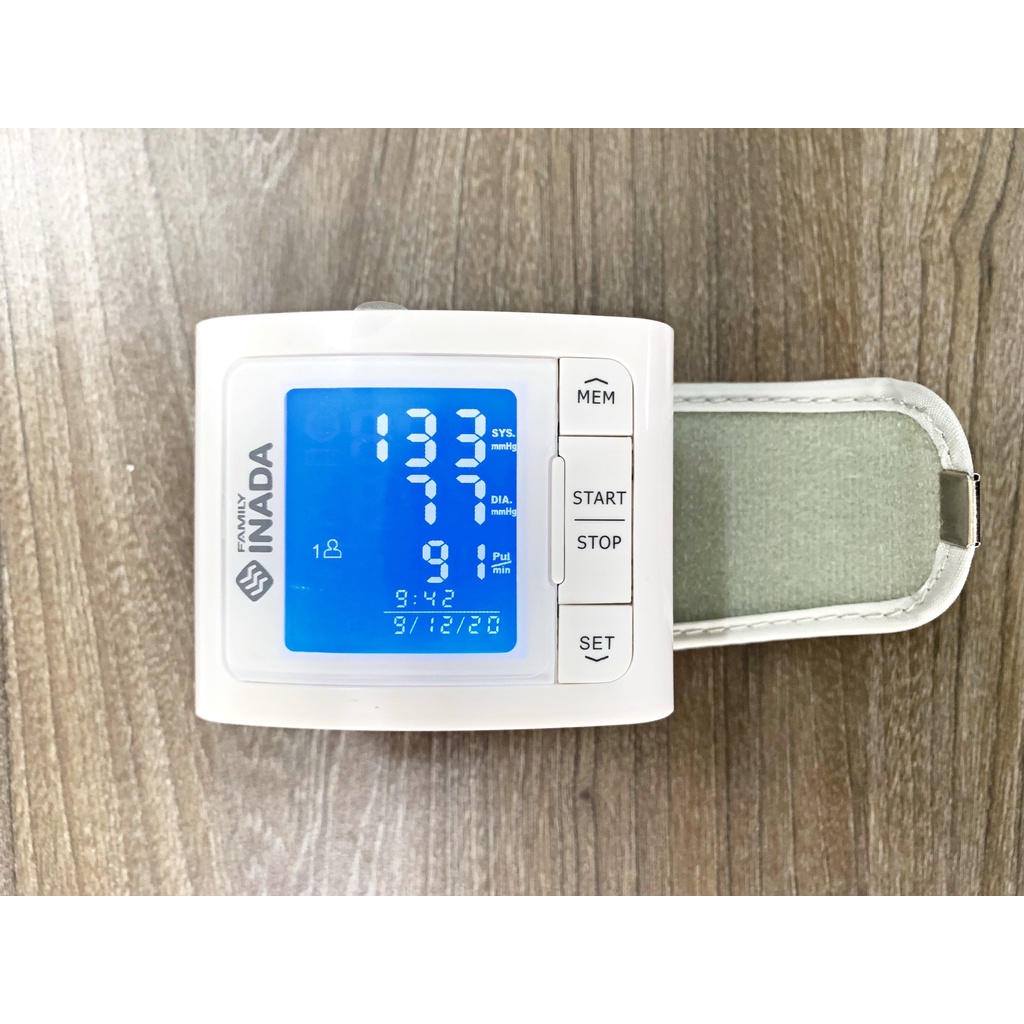 Cân sức khỏe điện tử và máy đo huyết áp Family Inada hàng nội địa Nhật