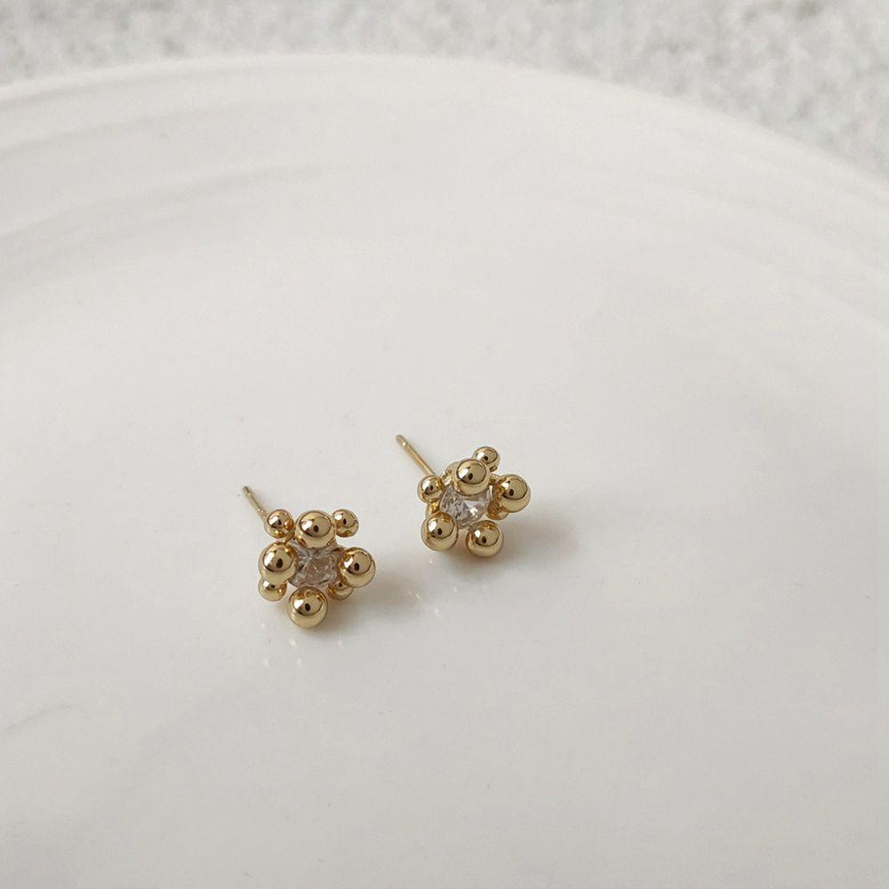 Khuyên Tai Bóng Tròn Phối Hoa Phong Cách Tối Giản Thời Trang Hàn Quốc Cho Nữ