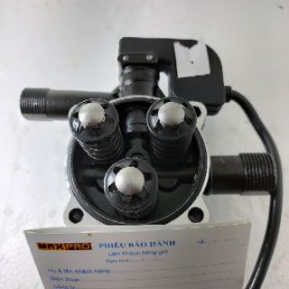 Bộ đầu bơm máy rủa xe xách tay mini.