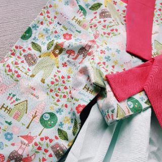 Hanbok gấu hồng