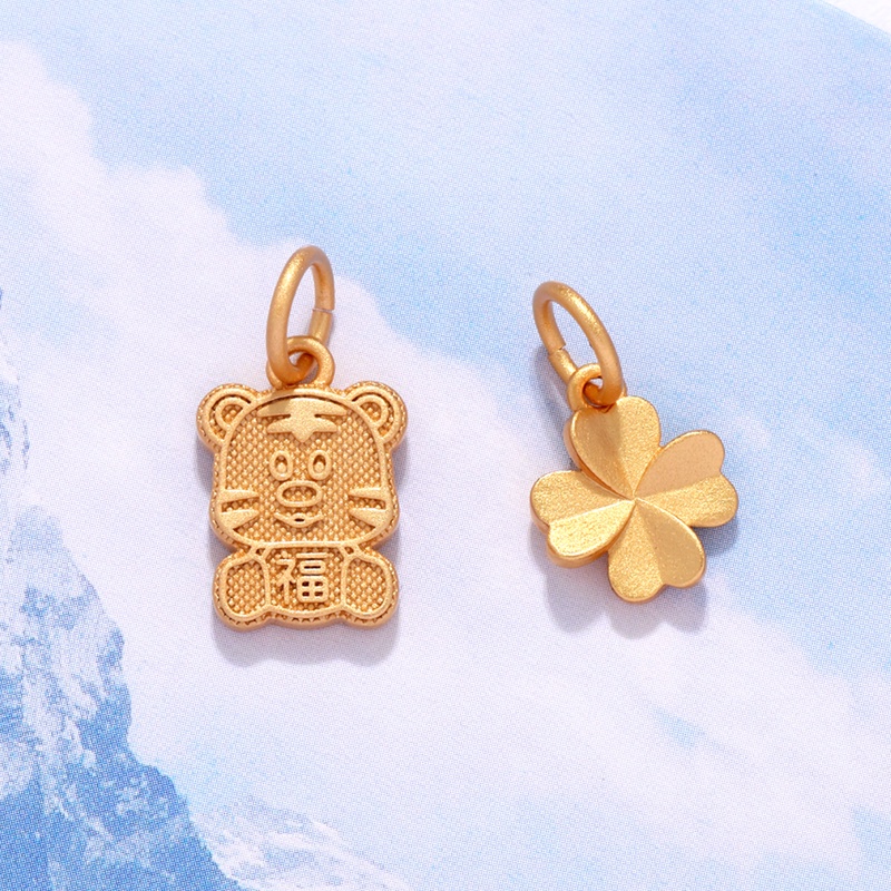 Mặt Dây Chuyền Hình Lá Trái Tim Nhỏ Màu Sắc Mạnh Mẽ Phong Cách Việt Nam Cổ Điển Thủ Công