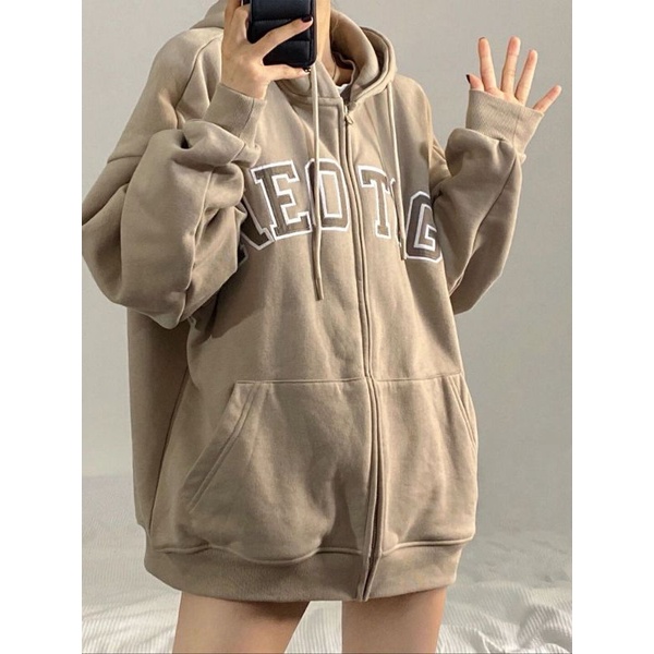 Áo khoác hoodie be chữ thêu cá tính