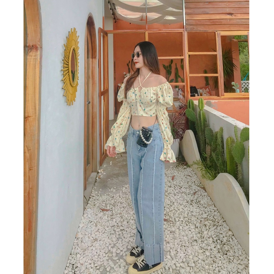 Áo croptop hoa + Quần jean ống rộng Retro