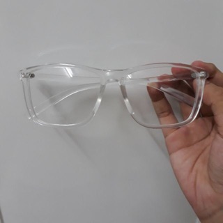 Kính V tây Trong suốt và kính V đen