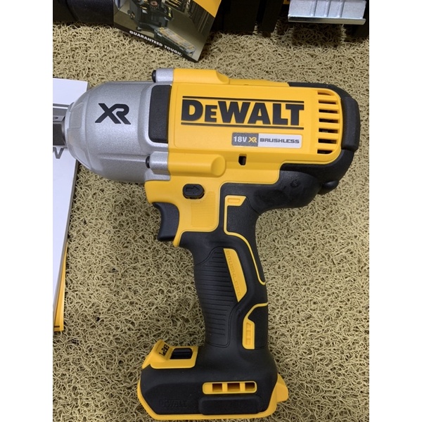 Thân máy Bulong Dewatl DCF897