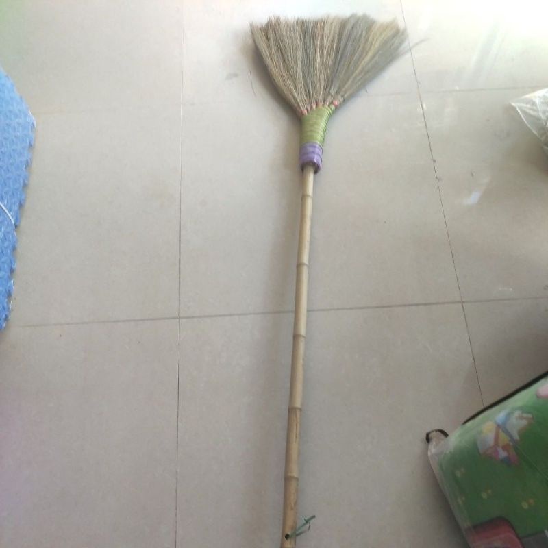 chổi chít đót quét nhà cán tre dài