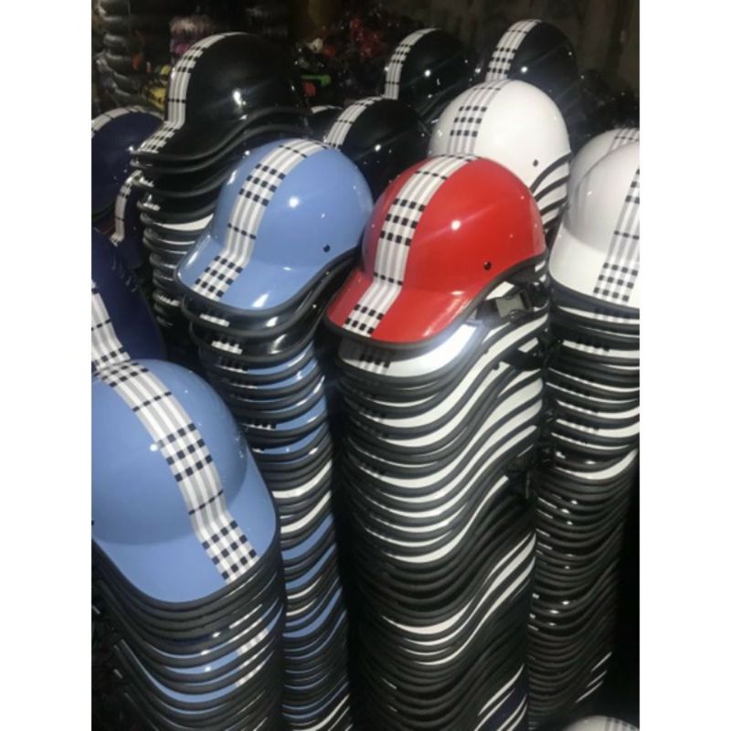 Combo 10 mũ kẻ sọc màu đen và màu trắng