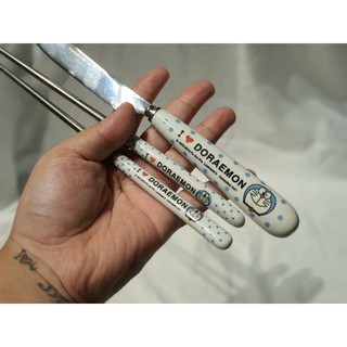 Dao và đũa inox bọc sứ Doraemon Doremon