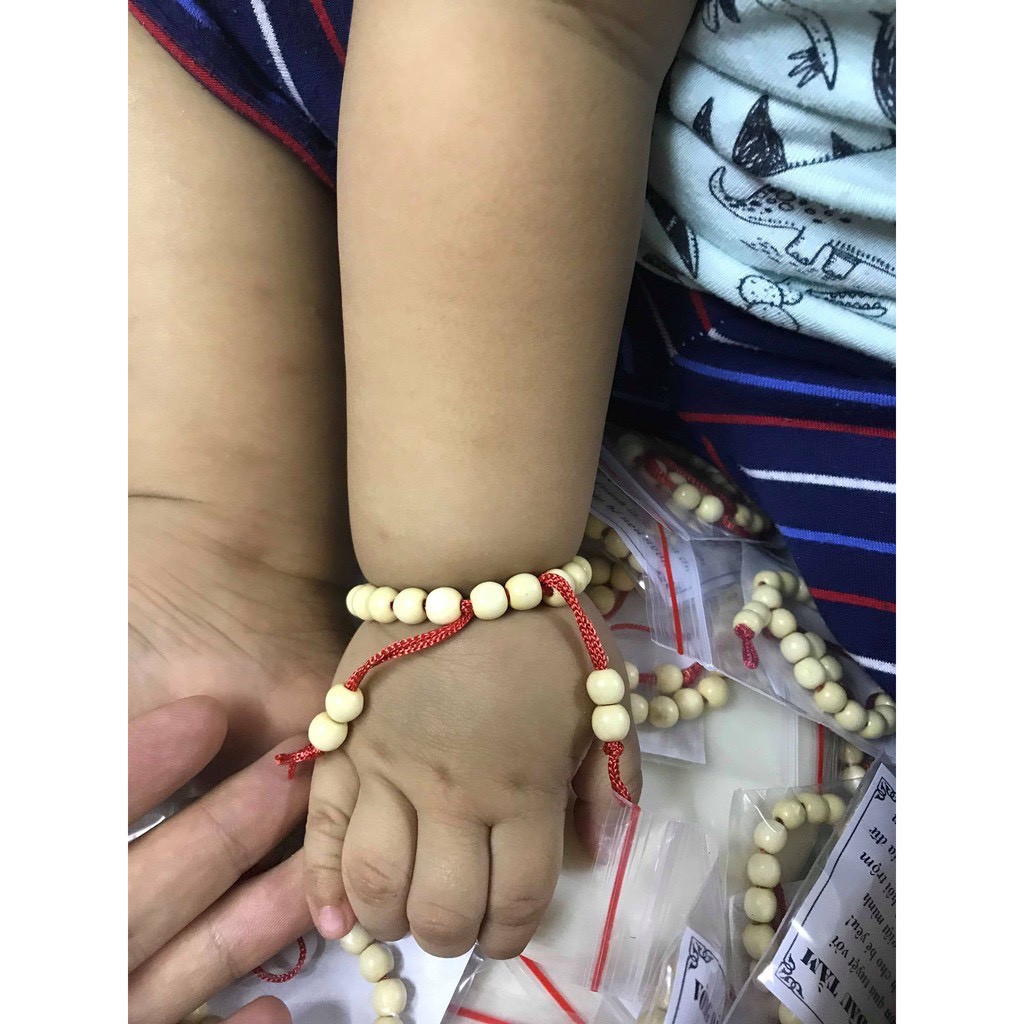 Vòng Dâu Tằm Cho Bé Yêu Ngủ Ngon