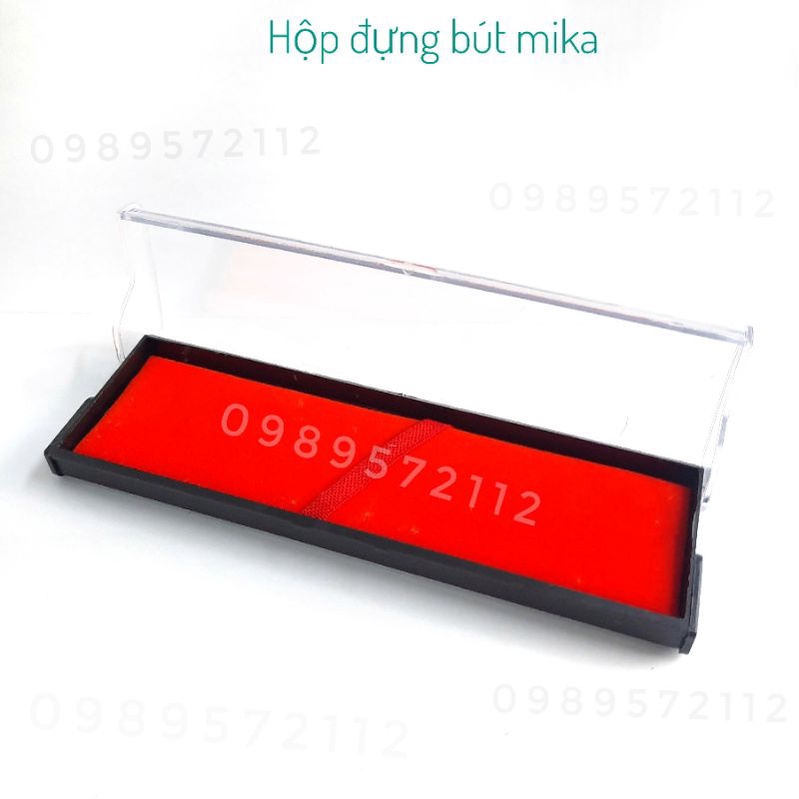 Hộp đựng bút quà tặng mika lót nỉ nhung đỏ.(1 cái)