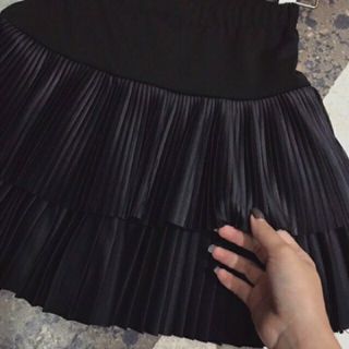 Chân váy xếp ly tầng