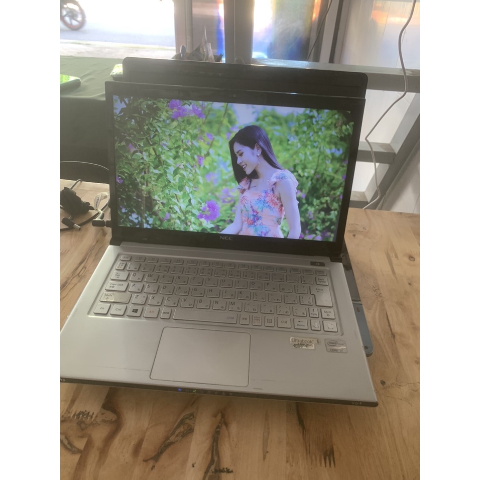 Laptop Nhật Bản NEC VK19SG-F Core i7 Gen 3, 4gb Ram, SSD 128gb, 13.3inch HD vỏ nhôm siêu mỏng nhẹ 800gram