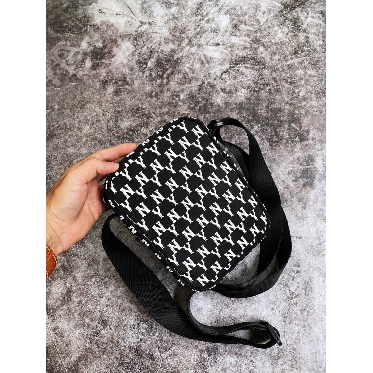 (HÀNG XUẤT XỊN) Túi đeo chéo B210 MONOGRAM MINI BAG BLACK/WHITE Made in Vietnam full tem tag