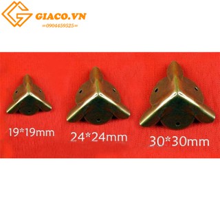 Bịt góc giả cổ C065 - KT 30*30mm(10 cái)