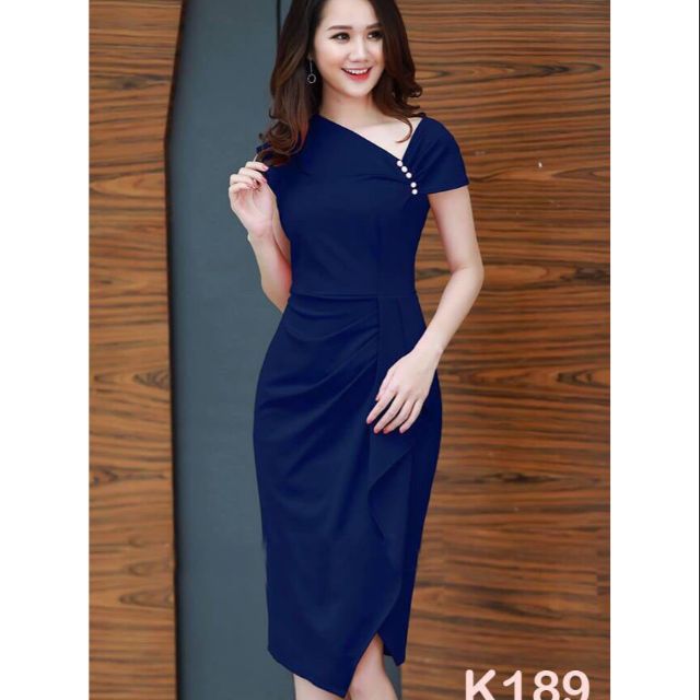 Đầm body bèo cổ xéo đính cườm sang trọng | BigBuy360 - bigbuy360.vn