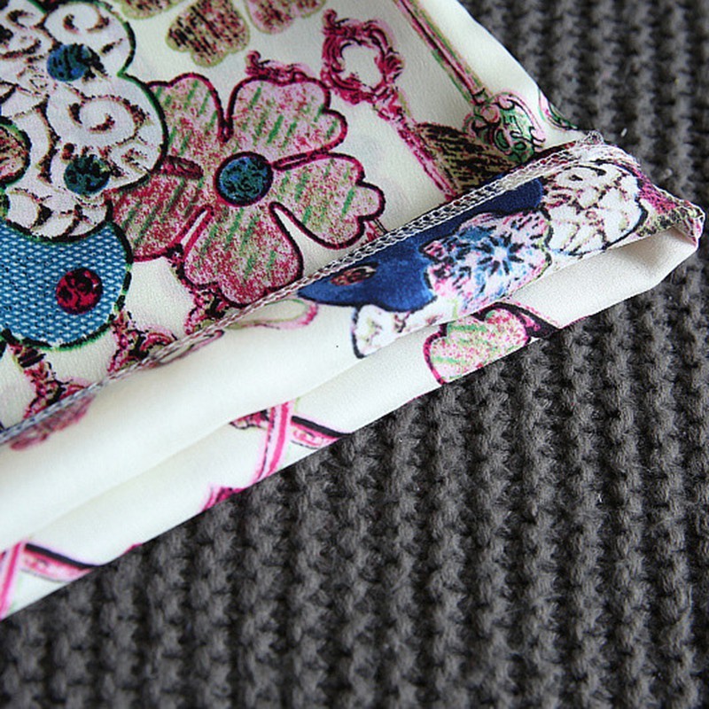 Áo tay ngắn in hình và quần thời trang cho bé gái