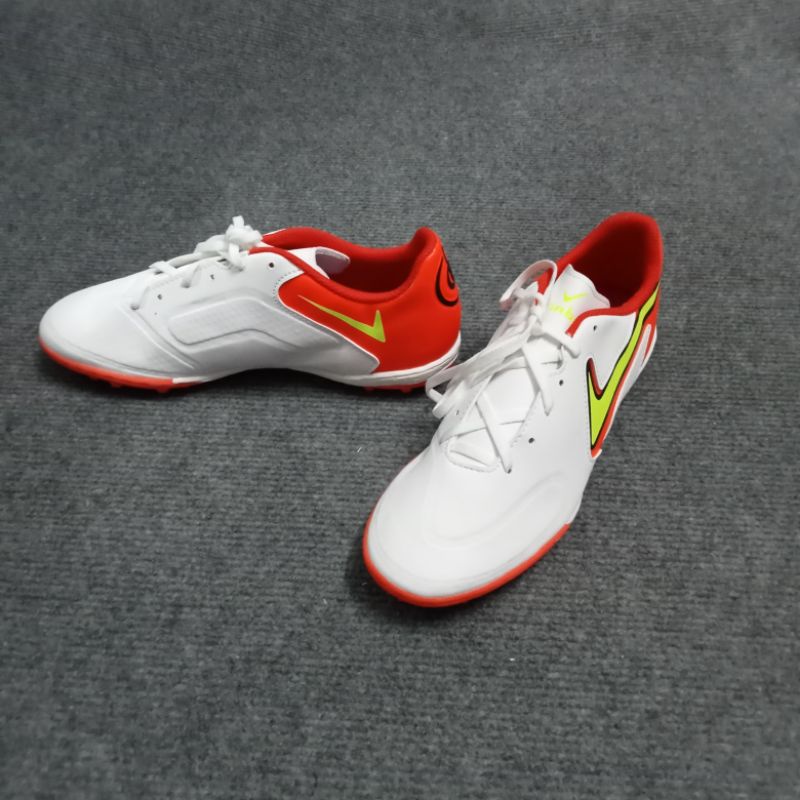 Giày bóng đá Winbro Tiempo X9 đã khâu đế Trắng phối