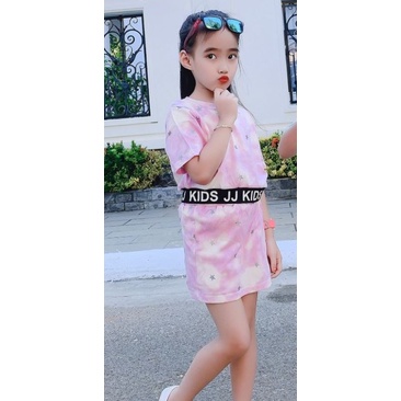 Bộ áo thun cotton loang ngôi sao kèm váy ôm phong cách đẹp độc cho bé gái