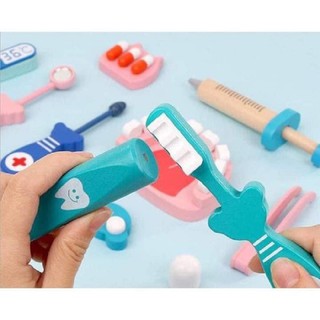 Bộ đồ chơi bác sĩ bằng gỗ
