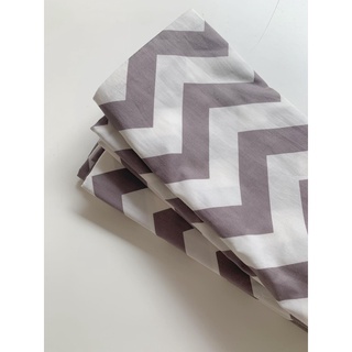 Vỏ gối họa tiết zigzag to xám trắng shaggy chất cotton hàn 100% - come29