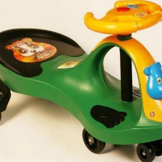 Xe lắc có nhạc cho bé