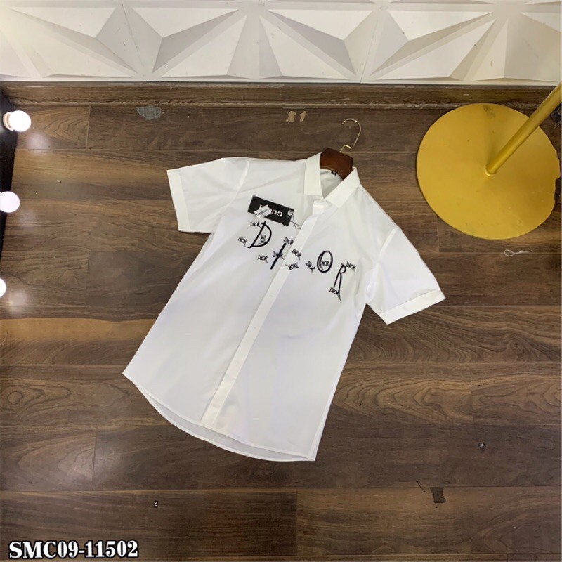 Sơ Mi Trắng Cộc Tay Thêu Chữ CD Cực Sang